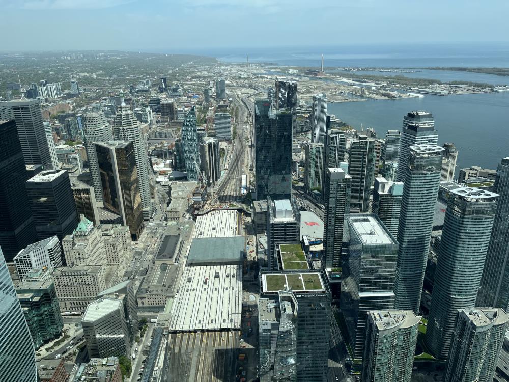 Blick auf Toronto vom CN Tower nach Osten