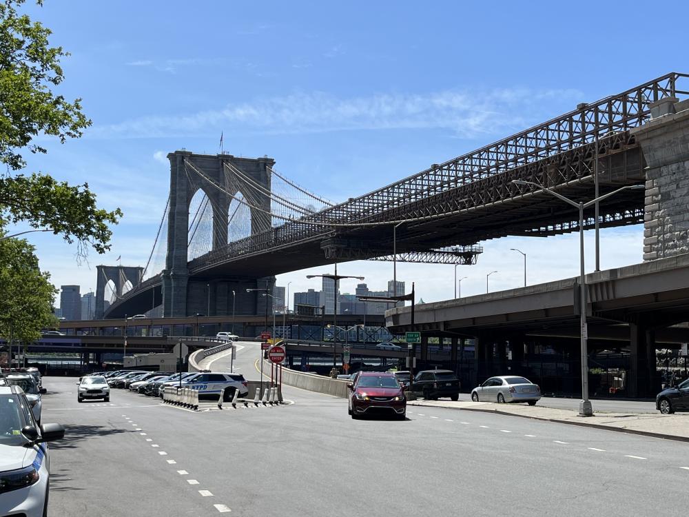 Die Brooklyn Bridge von Manhattan aus fotografiert