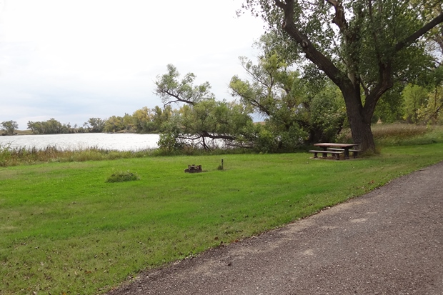Escape to Serenity: Nebraska's Cottonwood Lake State Recreation Area
